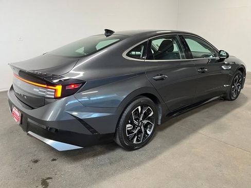 Used 2024 Hyundai Sonata SEL FWD image 3