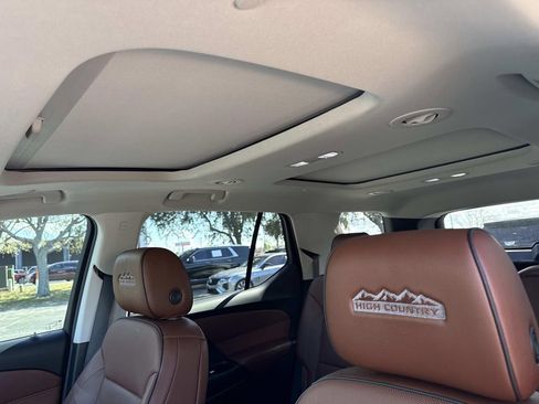 Used 2021 Chevrolet Traverse High Country image 33