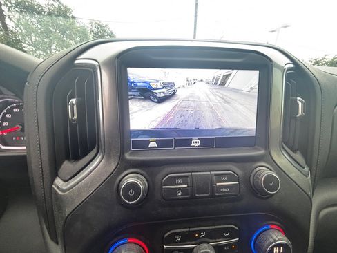 Used 2021 Chevrolet Silverado 1500 LT Trail Boss w/ Convenience Package II image 8