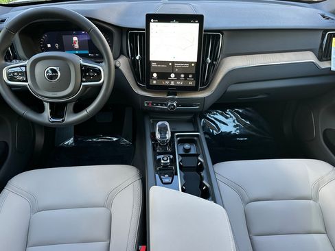 New 2026 Volvo XC60 B5 Plus AWD/4WD image 10