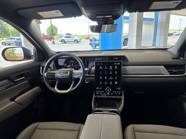 Used 2025 GMC Terrain Elevation w/ Elevation Premium Package FWD image 3