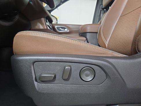 Certified 2023 Chevrolet Suburban High Country image 33