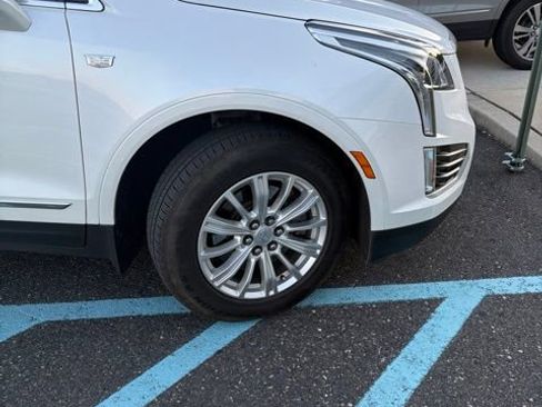 Used 2018 Cadillac XT5 FWD image 3