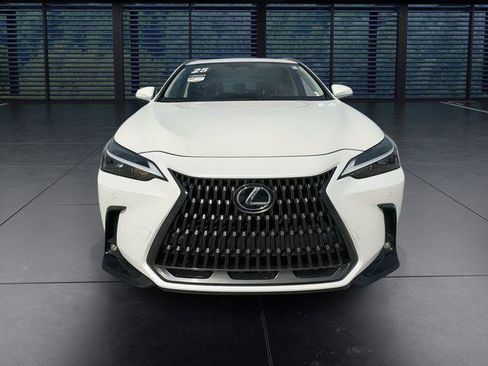 Certified 2025 Lexus NX 250 FWD w/ Towing Package (2000 Lbs) image 3