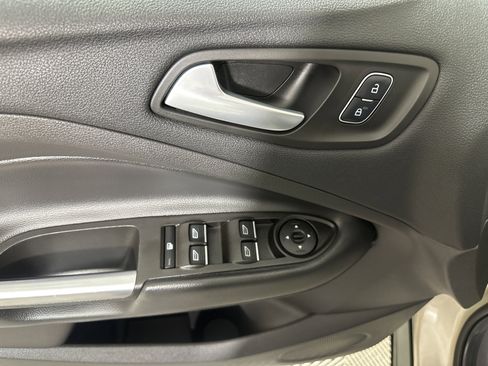 Used 2017 Ford Escape SE w/ Equipment Group 201A image 11