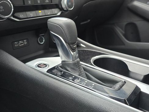 Used 2024 Nissan Altima 2.5 SV image 30