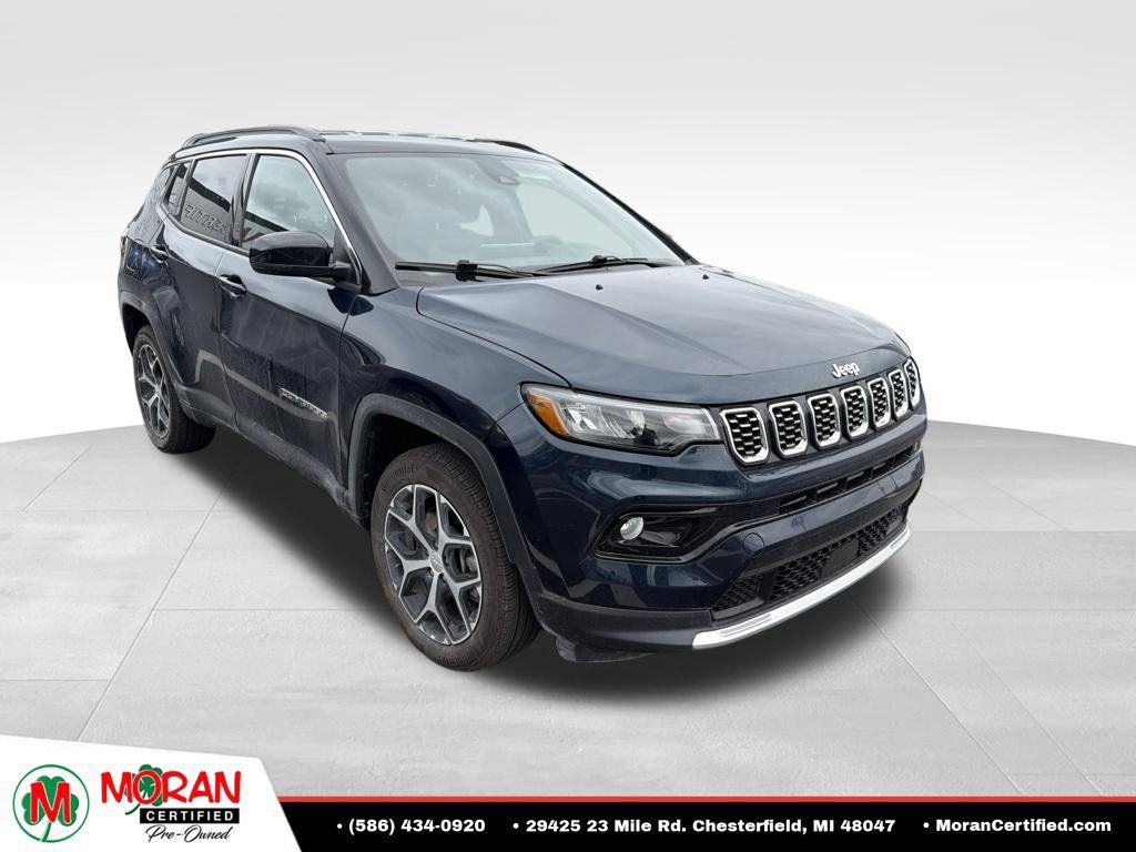 Used 2024 Jeep Compass Limited AWD/4WD image 3