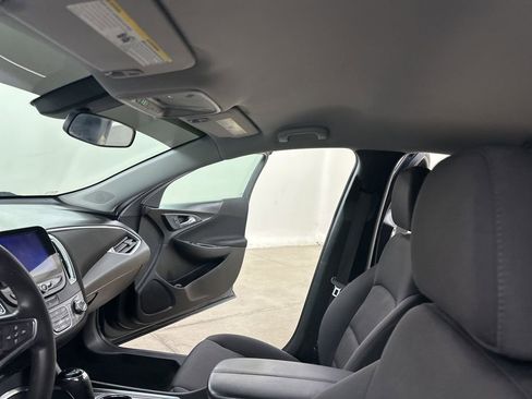 Used 2019 Chevrolet Malibu LT image 32