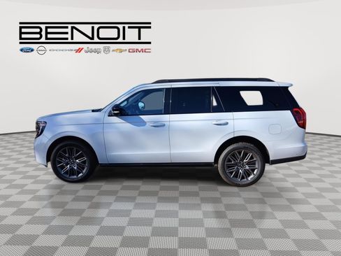 New 2025 Ford Expedition Platinum w/ Stealth Performance Package AWD/4WD image 8