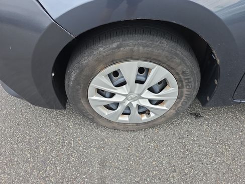 Used 2014 Toyota Corolla L FWD image 10