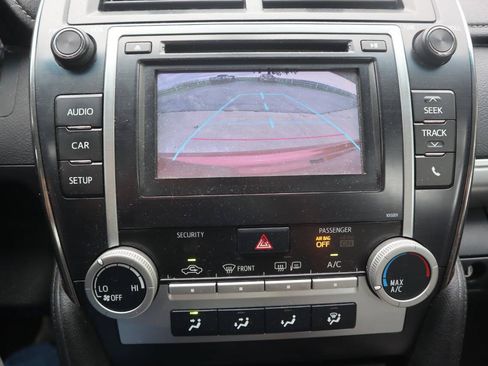 Used 2014 Toyota Camry SE FWD image 30