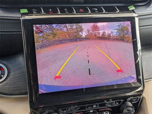 New 2025 Jeep Grand Cherokee Limited image 22