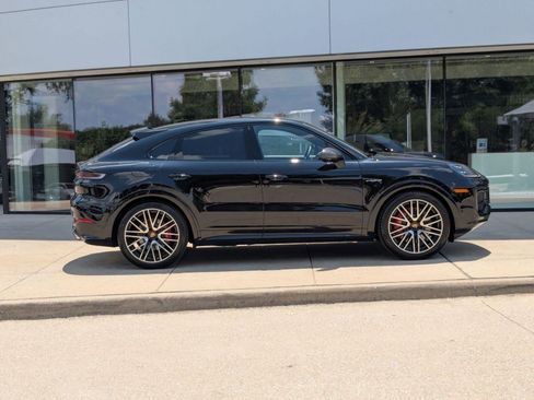 New 2025 Porsche Cayenne S image 8