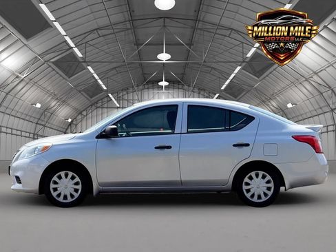 Used 2014 Nissan Versa S Plus FWD image 8