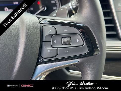 Used 2023 Buick Enclave Essence image 31