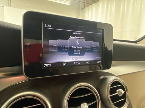 Used 2019 Mercedes-Benz GLC 300 4MATIC image 17