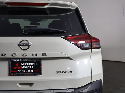 Used 2023 Nissan Rogue SV image 14