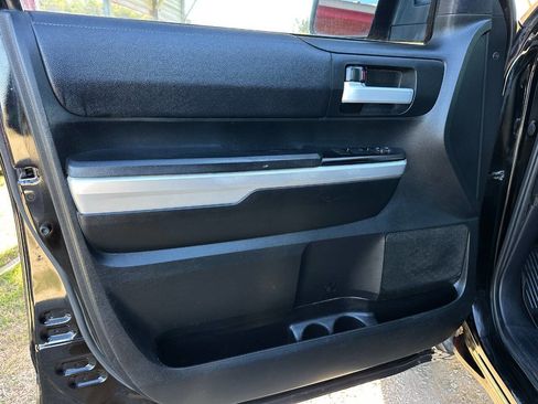 Used 2017 Toyota Tundra SR5 w/ SR5 Upgrade Package image 11