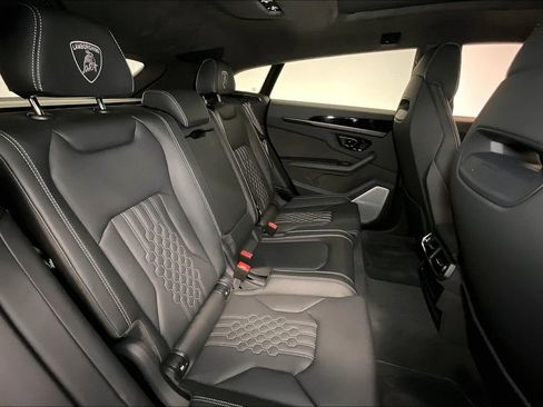 Used 2025 Lamborghini Urus SE image 26