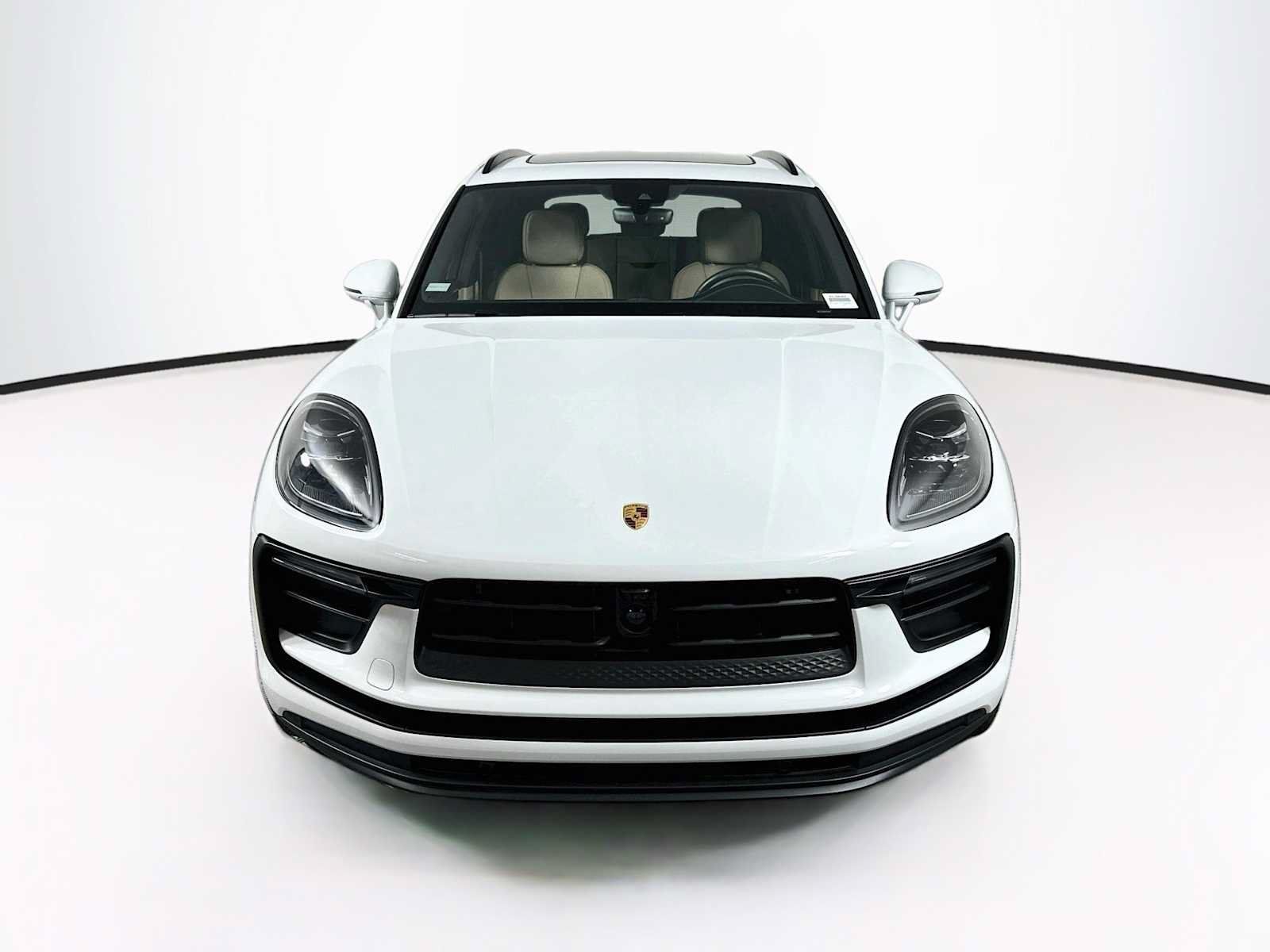 Certified 2026 Porsche Macan AWD/4WD image 6