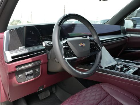 Used 2025 Cadillac Escalade Sport w/ Touring Package AWD/4WD image 14