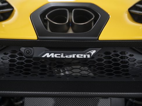 Used 2019 McLaren Senna RWD image 22