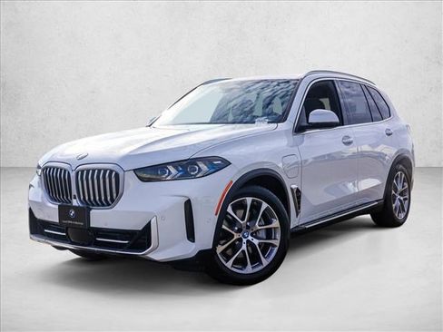 Used 2024 BMW X5 xDrive50e image 1