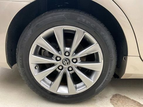 Used 2015 Toyota Camry XSE image 17