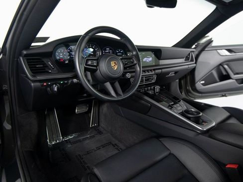 Certified 2022 Porsche 911 Carrera image 4