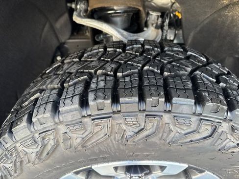 Certified 2023 GMC Sierra 1500 AT4 image 29