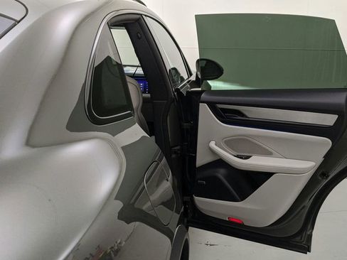 Used 2024 Porsche Macan 4 Electric image 47