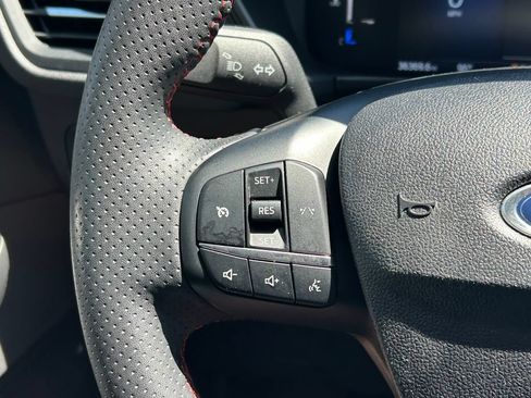 Used 2025 Ford Escape ST-Line FWD image 32