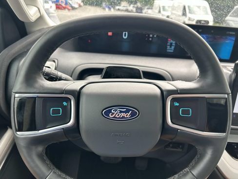Used 2025 Ford Expedition Active AWD/4WD image 40