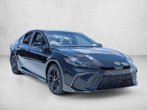 New 2026 Toyota Camry SE FWD image 7