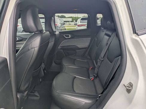 Used 2024 Jeep Compass Latitude AWD/4WD image 13