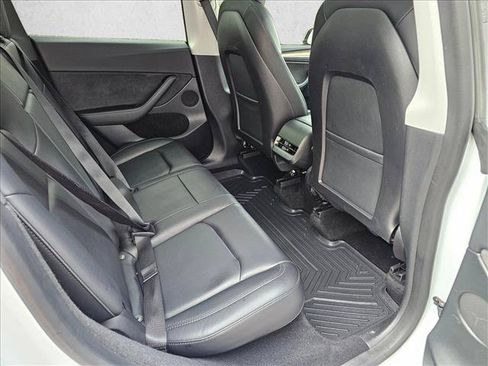 Used 2023 Tesla Model Y Long Range AWD/4WD image 15