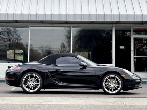 Used 2017 Porsche 718 Boxster image 9