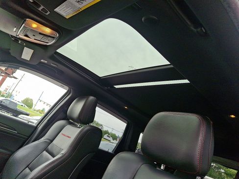 Certified 2021 Jeep Grand Cherokee Trailhawk w/ Trailhawk Luxury Group image 16