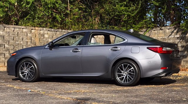 Used 2017 Lexus ES 350 w/ Luxury Package FWD image 10