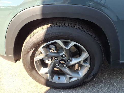 Used 2026 Chevrolet Trax LT FWD image 8