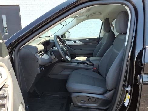 Used 2025 Ford Explorer Active RWD image 12