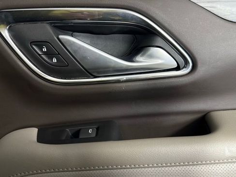 Used 2022 GMC Yukon SLT w/ SLT Luxury Package image 34