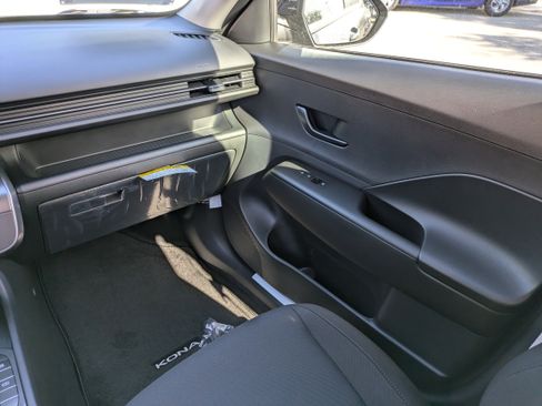 New 2026 Hyundai Kona SE image 17