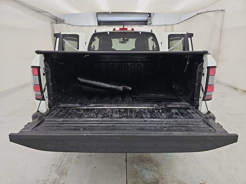 Used 2024 Nissan Frontier S RWD image 13