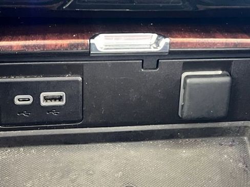 Used 2024 GMC Yukon Denali Ultimate AWD/4WD image 5