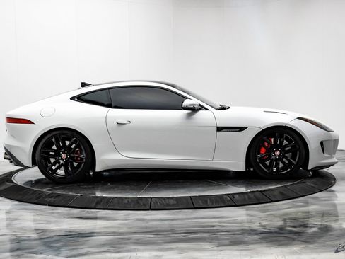 Used 2016 Jaguar F-TYPE R image 15