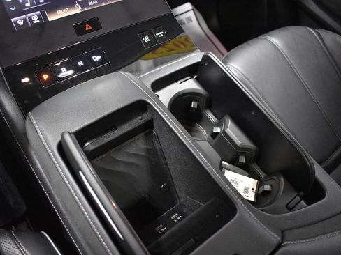 Used 2025 INFINITI QX80 Sensory image 25