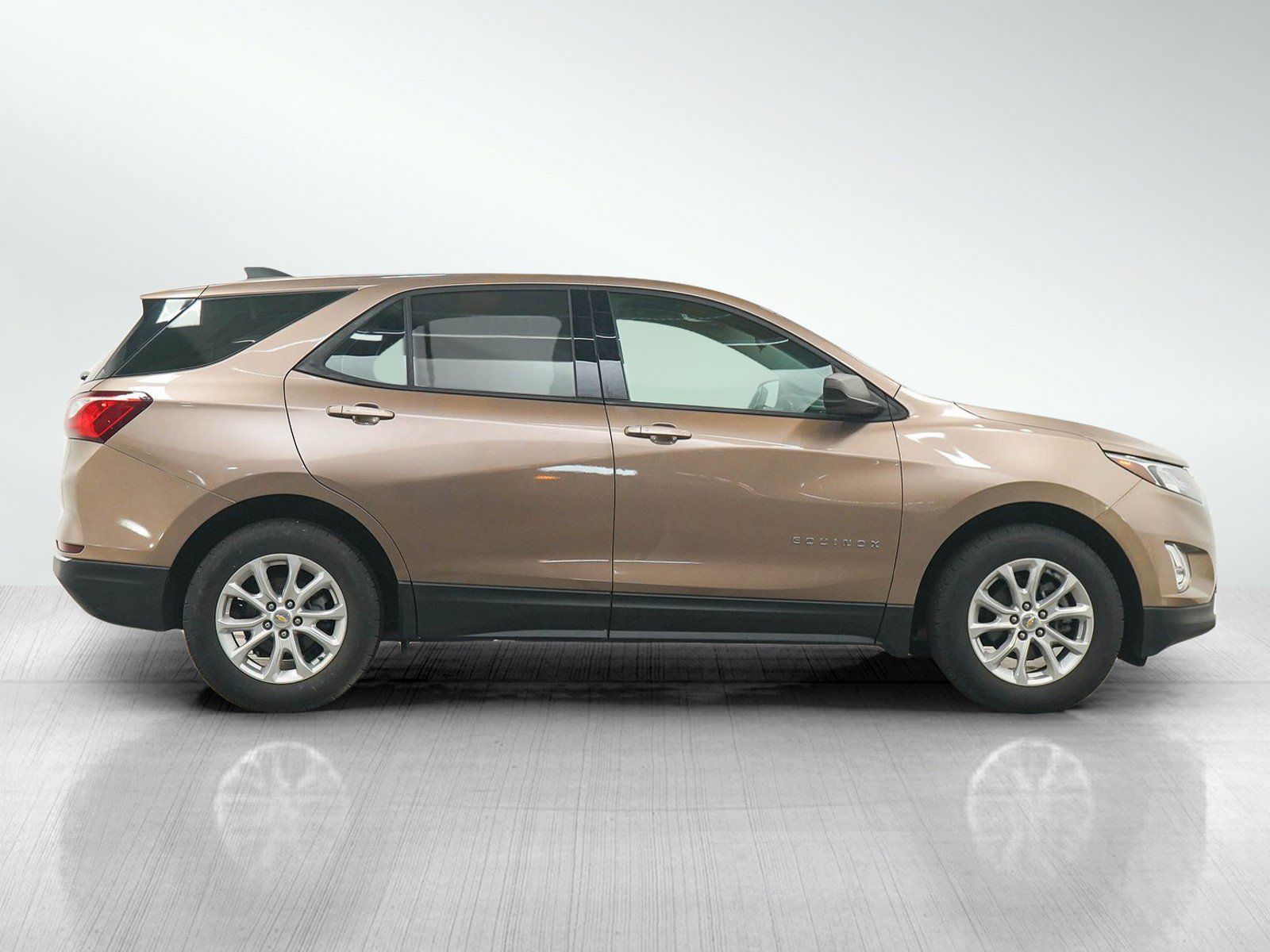 Used 2018 Chevrolet Equinox LS FWD image 7