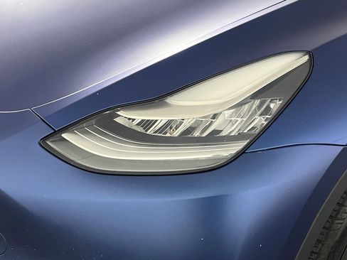 Used 2020 Tesla Model Y Long Range image 14