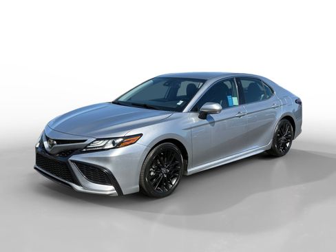 Used 2023 Toyota Camry XSE FWD image 1